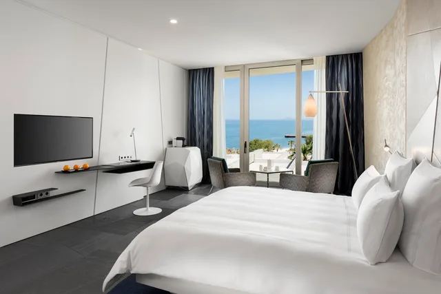 غرفة بسرير كينج بإطلالة على البحر، Swissotel Resort Bodrum Beach 2/5