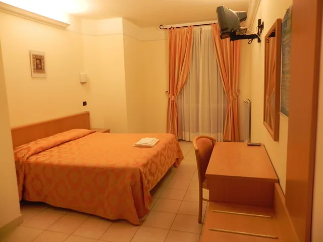 غرفة ثلاثية بثلاثة أسرّة، Hotel Il Saraceno 2/4