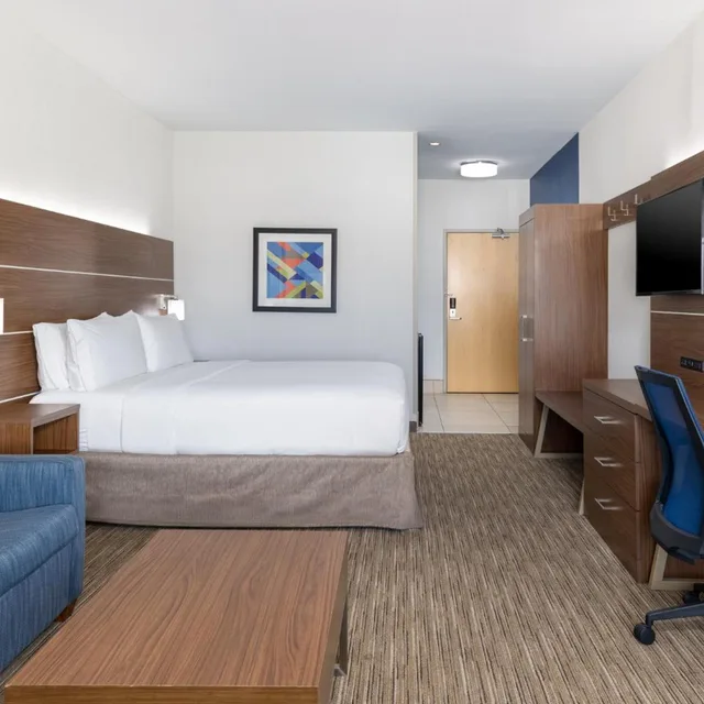 Suite, King Bed, Sofa, Accessible, Holiday Inn Express & Suites Las Vegas SW Spring Valley, an IHG Hotel 2/7