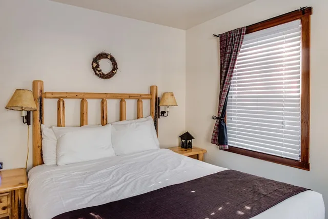 Comfort, Studio, Queen Bed, Lake Side، Franciscan Lakeside Lodge 2/5