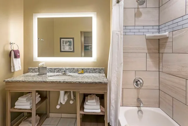 غرفة بسريرين كوين يُسمح فيها بالحيوانات الأليفة، Best Western Plus Heber Valley Hotel 3/4
