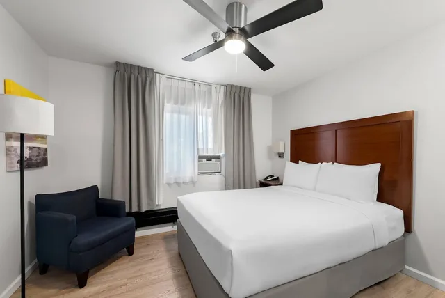 غرفة قياسية بسرير مزدوج، Comfort Inn Gaslamp Convention Center 2/10