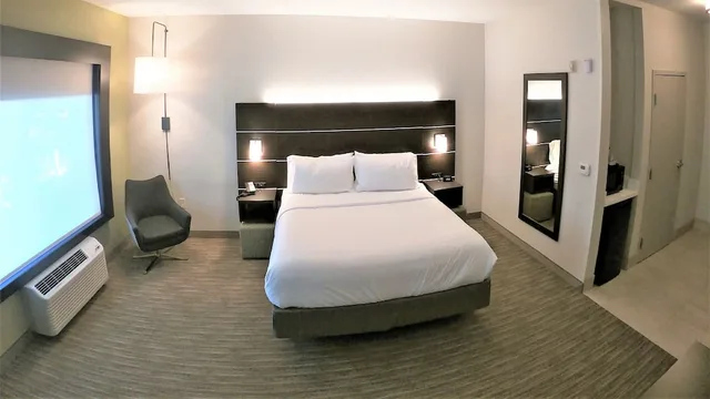 غرفة قياسية بسرير كينج، Holiday Inn Express And Suites Hood River 2/10