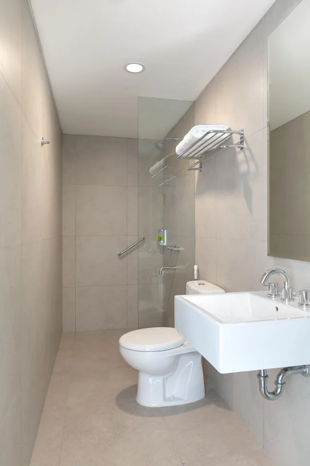 Smart, Hollywood, King Bed، Amaris Slipi Jakarta 2/2