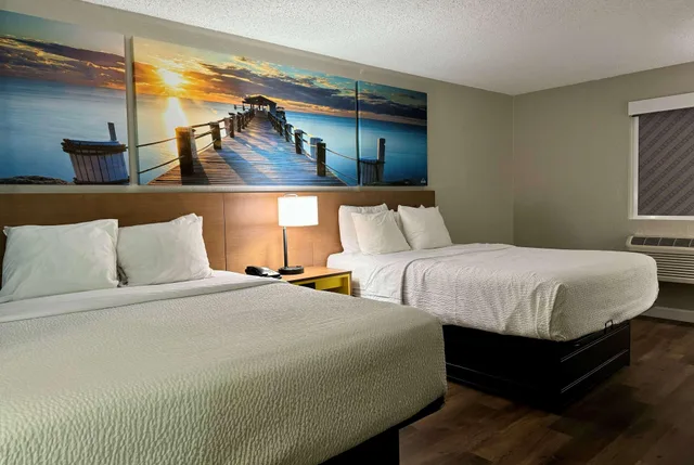 غرفة رباعية بسريرين كوين، Days Inn by Wyndham Sarasota I-75 1/2