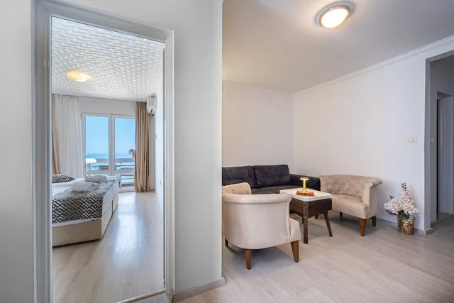 جناح سوبيريور بسرير كينج وسرير فردي بإطلالة على البحر، Hotel Adrovic 3/4