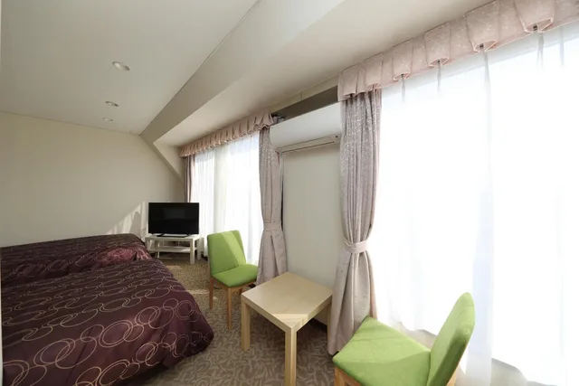 Standard, Hotel 21 2/3