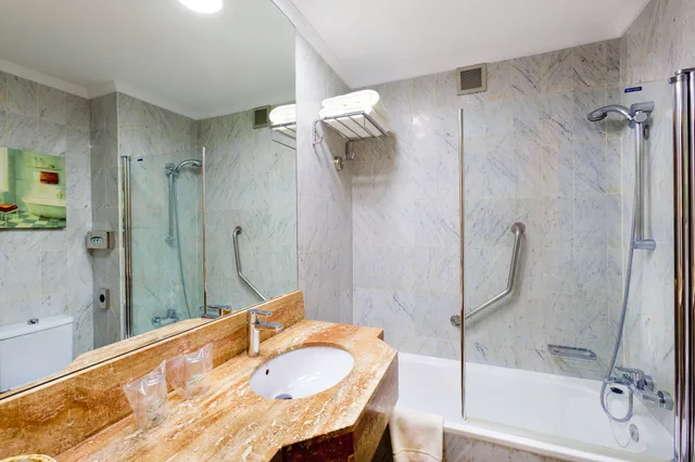 غرفة قياسية داخلية بسرير مزدوج بإطلالة، BALCON DE EUROPA HOTEL 4/4