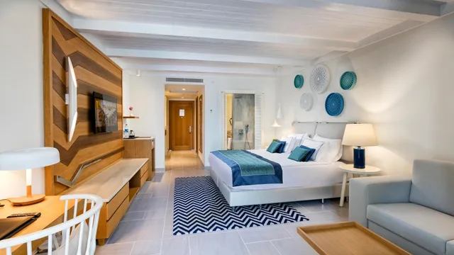 غرفة قياسية بإطلالة جزئية على البحر، Titanic Luxury Collection Bodrum 5/7
