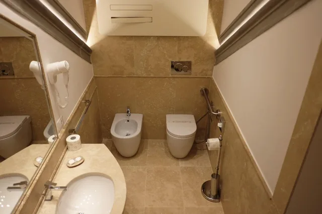غرفة بسريرين، Hotel Renaissance 3/3