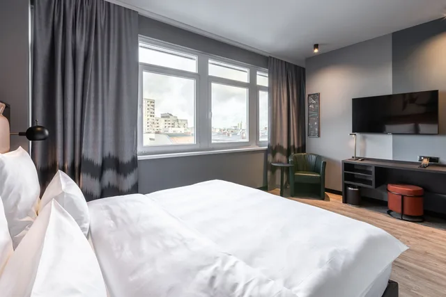 غرفة بزنس ثلاثية بسرير كينج وسرير فردي، TITANIC Comfort Kurfurstendamm 2/4