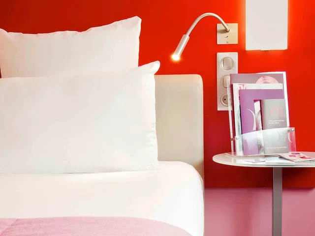 غرفة سوبيريور بسرير كينج، Hotel Mercure Paris Montmartre Sacre-Coeur 4/4