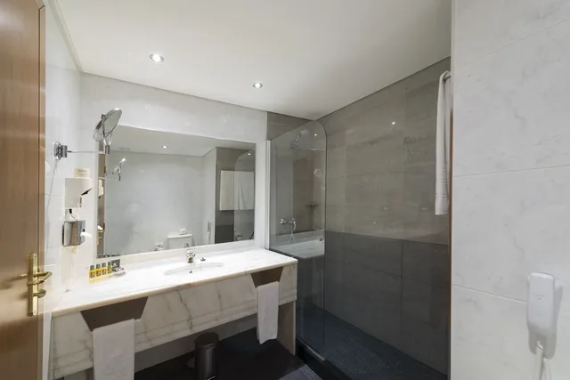 Junior Suite 2 + 2، Vila Gale Porto 4/5