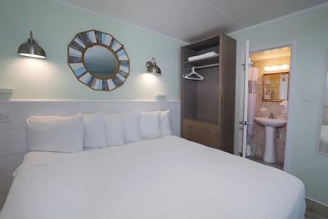 استوديو أساسي بسرير كينج مع أريكة بمطبخ صغير، Paradise Ocean Front Resort 1/6