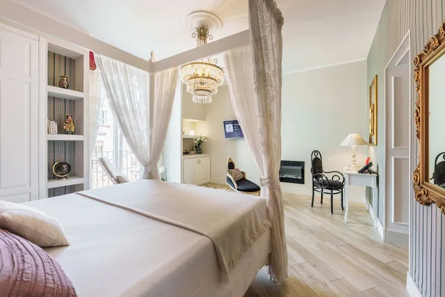 Tower, Luxury, Suite, Queen Bed, City View، It's Room 6/10