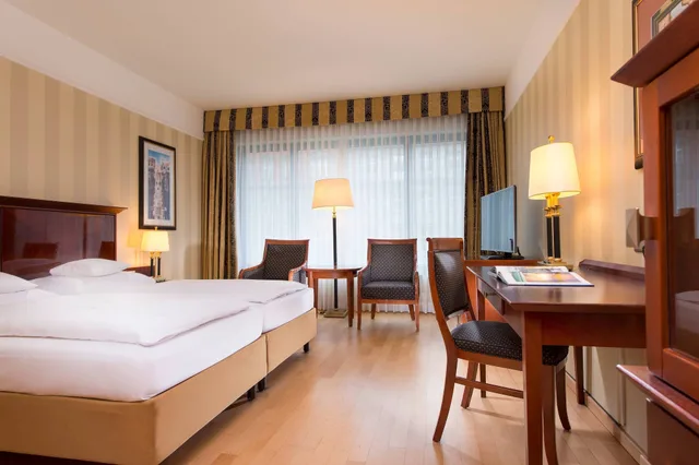 غرفة كلاسيكية بسرير كينج، JW Marriott Hotel Berlin 5/10