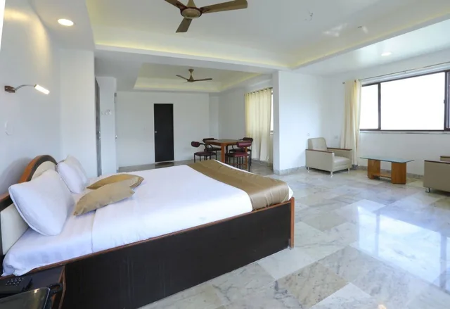 Family, King Bed, Mountain Side, Mountain View، Sunrise Hill Resort 3/5