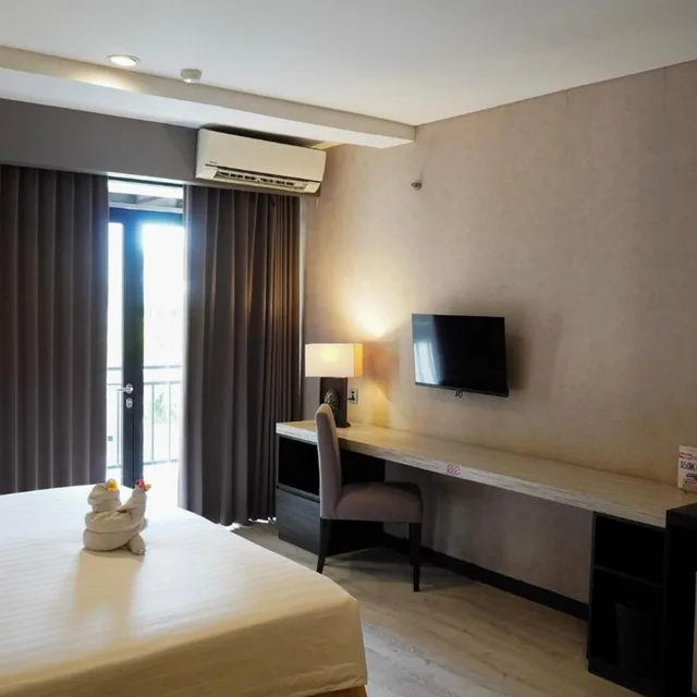 غرفة ديلوكس بسرير مزدوج أو سريرين منفصلين، Grand Kuta Hotel Residence 6/10