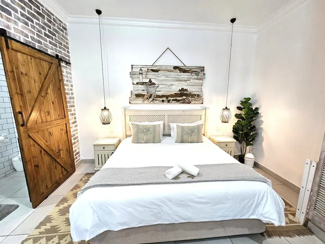 1 Bedroom, Deluxe, Family, Apartment, Twin Beds, Bunk Bed, Pool View, Patio, Lalapanzi Guest House 1/10