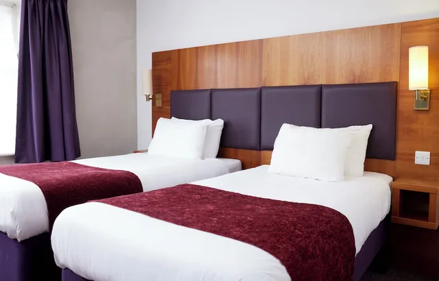 غرفة بسريرين منفصلين، Premier Inn Daventry 1/2