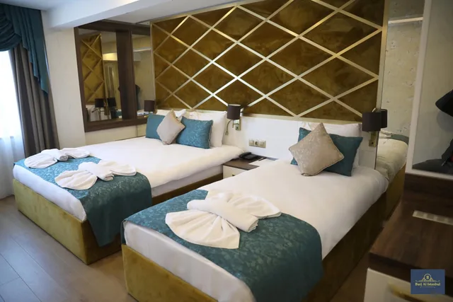غرفة فاخرة ثلاثية بسرير مزدوج وسرير فردي، Blue Pera Istanbul Hotel 1/10
