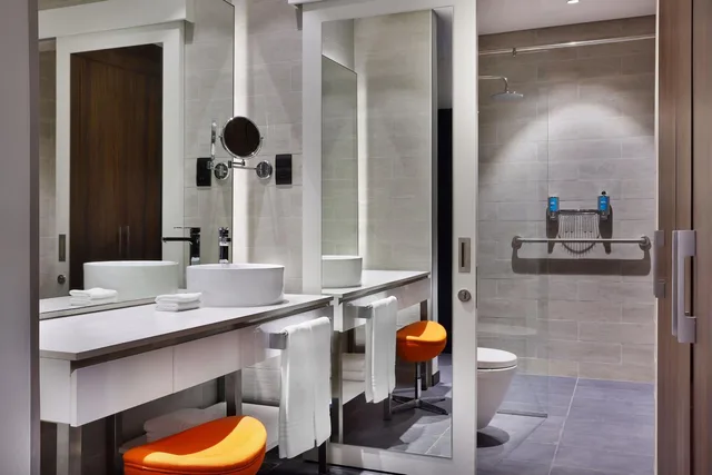 Aloft, Guest Room, Twin Beds، Aloft Al Mina 5/6