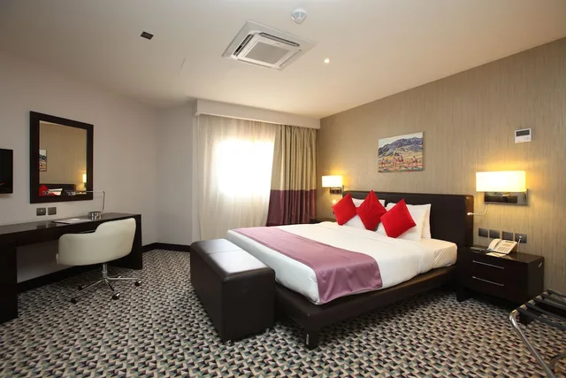 Executive, Suite, King Bed, Golden Tulip Hotel 1/10