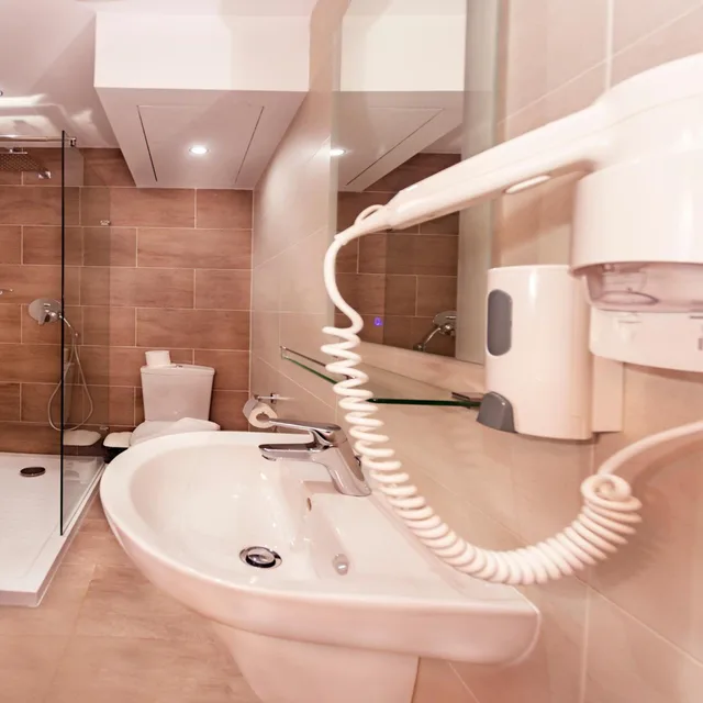 غرفة ديلوكس بسريرين منفصلين، CERVIOLA HOTEL 6/6