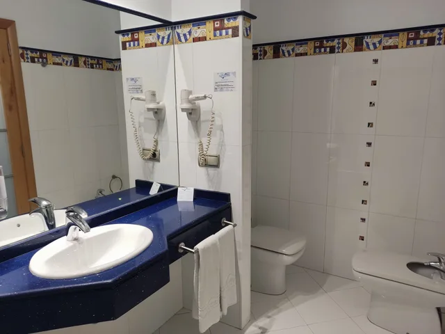 غرفة عائلية بفراش فوتون وسريرين منفصلين، Hotel Torresport 4/5