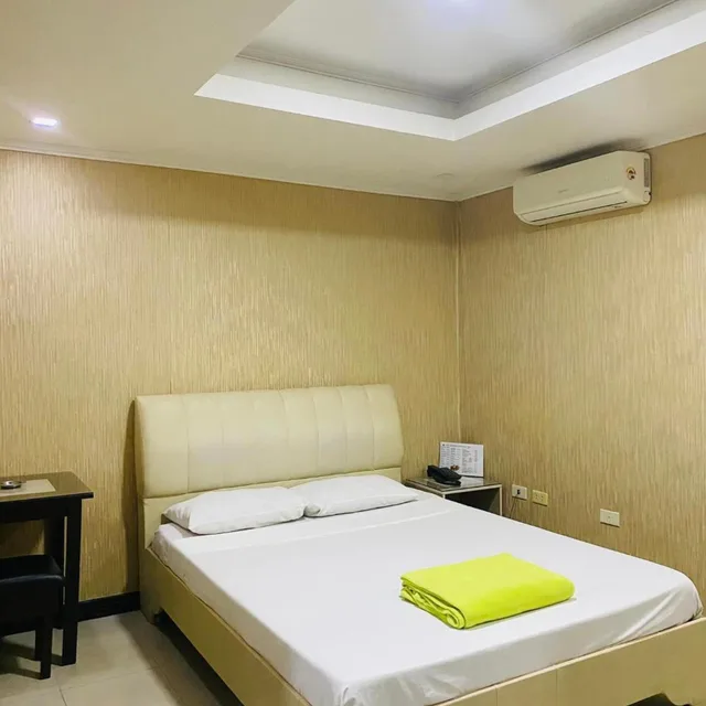 غرفة قياسية بسرير كوين، PJ Inn Hotel 4/8