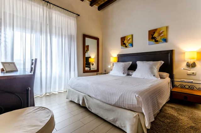 غرفة قياسية بسرير كينج، Hotel Yit Abentofail 1/2