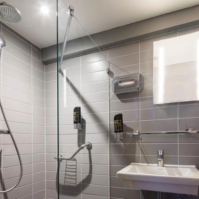 غرفة قياسية بسرير مزدوج بإطلالة على القناة، Hotel CC 9/10