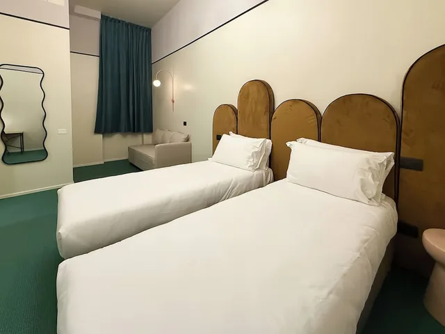 Luxury, Twin Beds, Queen Bed, Sofa, QUO Milano 5/10