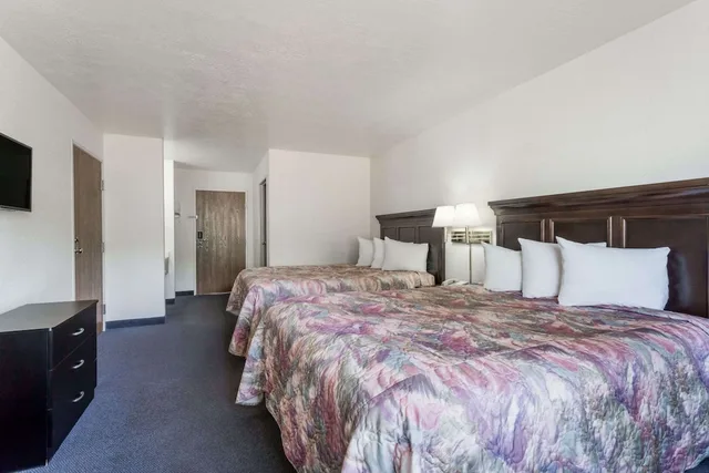 غرفة بسريرين كوين، Days Inn By Wyndham Torrey Capitol Reef 2/5