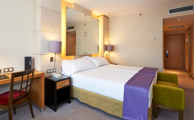 غرفة قياسية مفردة بسرير مزدوج، Hotel Hesperia Barcelona Presidente 1/4