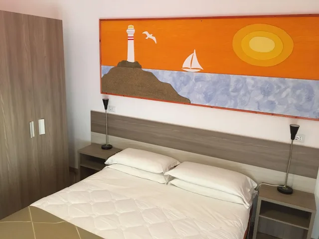 Basic, Double or Twin Bed, Corallo 1/3