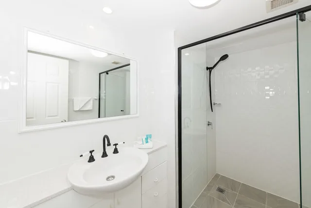 3 Bedrooms, Garden, Apartment، La Grande Apartments Broadbeach 10/10