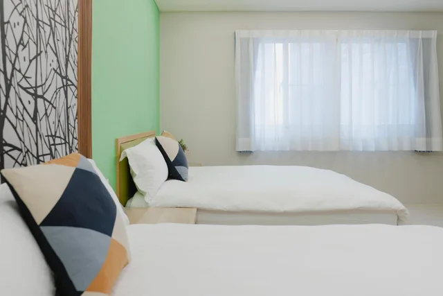 غرفة قياسية رباعية، Lj Hotel 7/10