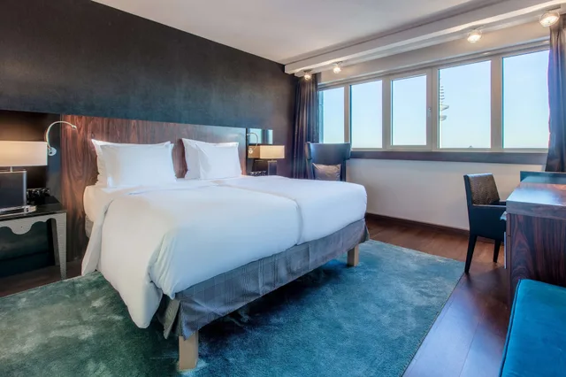 غرفة قياسية بسريرين منفصلين، Radisson Blu Hotel Hamburg 4/10