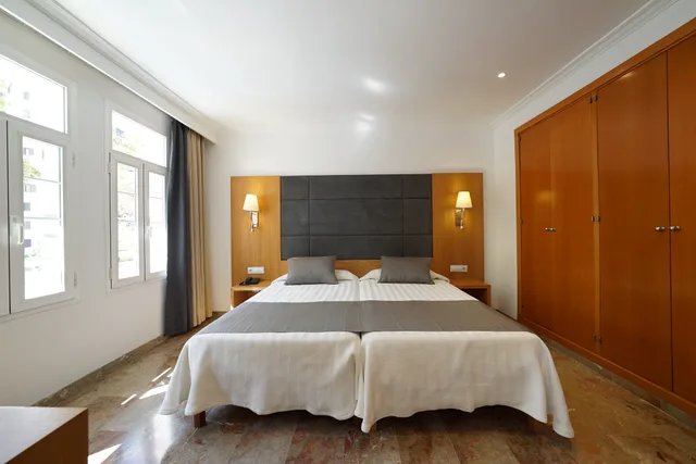 غرفة قياسية رباعية، Hotel Artmadams 1/2