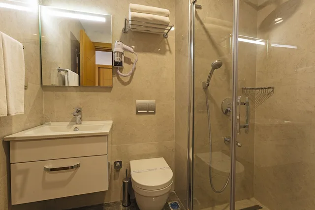 غرفة قياسية بسريرين منفصلين، Acra Hotel 7/7