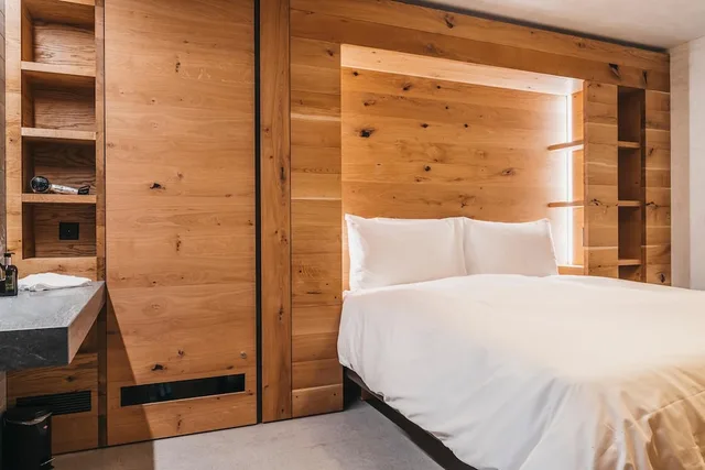 Cozy, 1 Bedroom, Apartment, King Bed, Murphy Bed، ROCKSRESORT 1/2