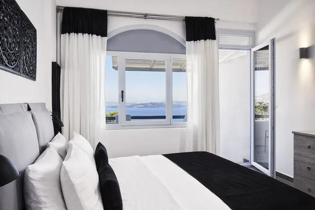 Standard, Queen Bed, Caldera View، Mr And Mrs White Santorini 1/5