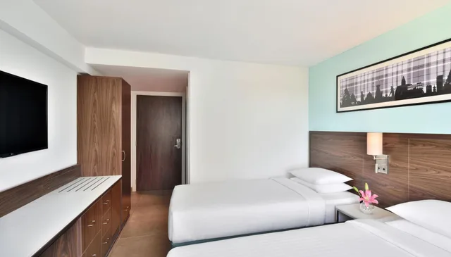 غرفة قياسية بسريرين منفصلين، Fairfield by Marriott Bengaluru Whitefield 2/6