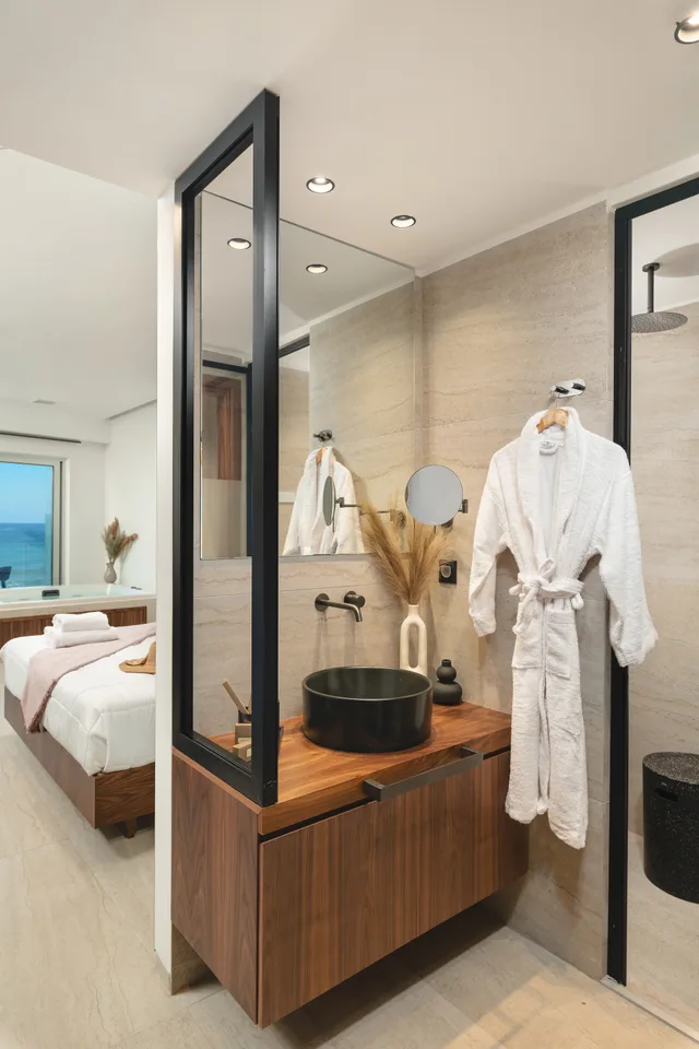 Junior Suite, Sea Front, Balcony، Elia Sea Suites 4/5