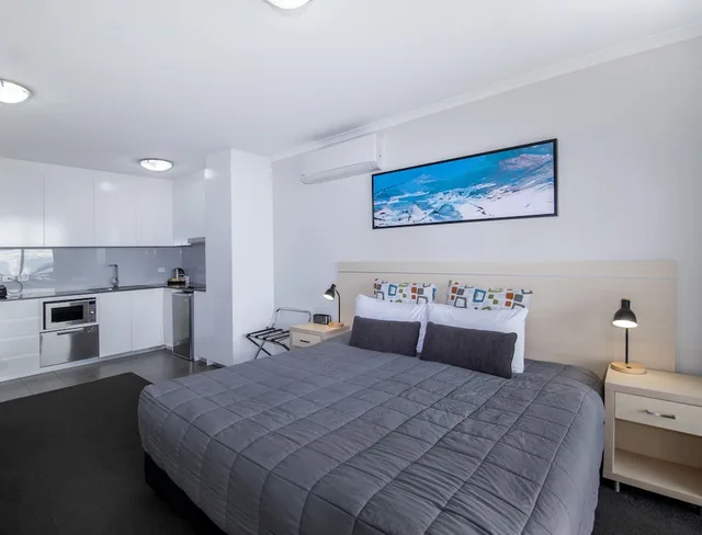 Studio, Apartment, King Bed, The Landmark Nelson Bay 3/9