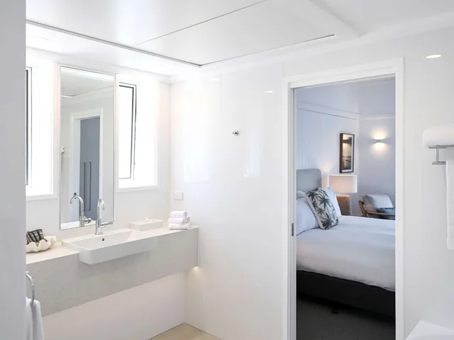 Overwater, Bungalow, Double Bed، Novotel Sunshine Coast Resort 6/7