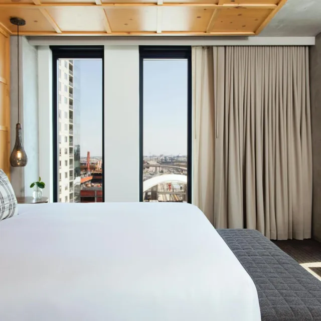 Essential, King Bed, Station View, Limelight Hotel Denver 2/7