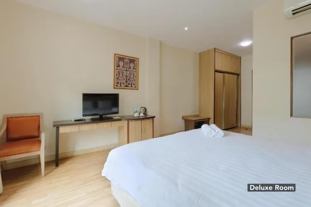 Deluxe, Oyo 128 Mutiara Suites 4/6
