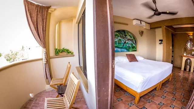 غرفة بسرير كينج بشرفة، Hotel Cielo, Playa del Carmen 7/9